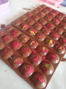 Raspberry and pistachio bar