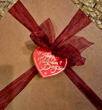 Load image into Gallery viewer, Valentines gifts box (25)