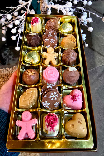 A Christmas gift box (18)