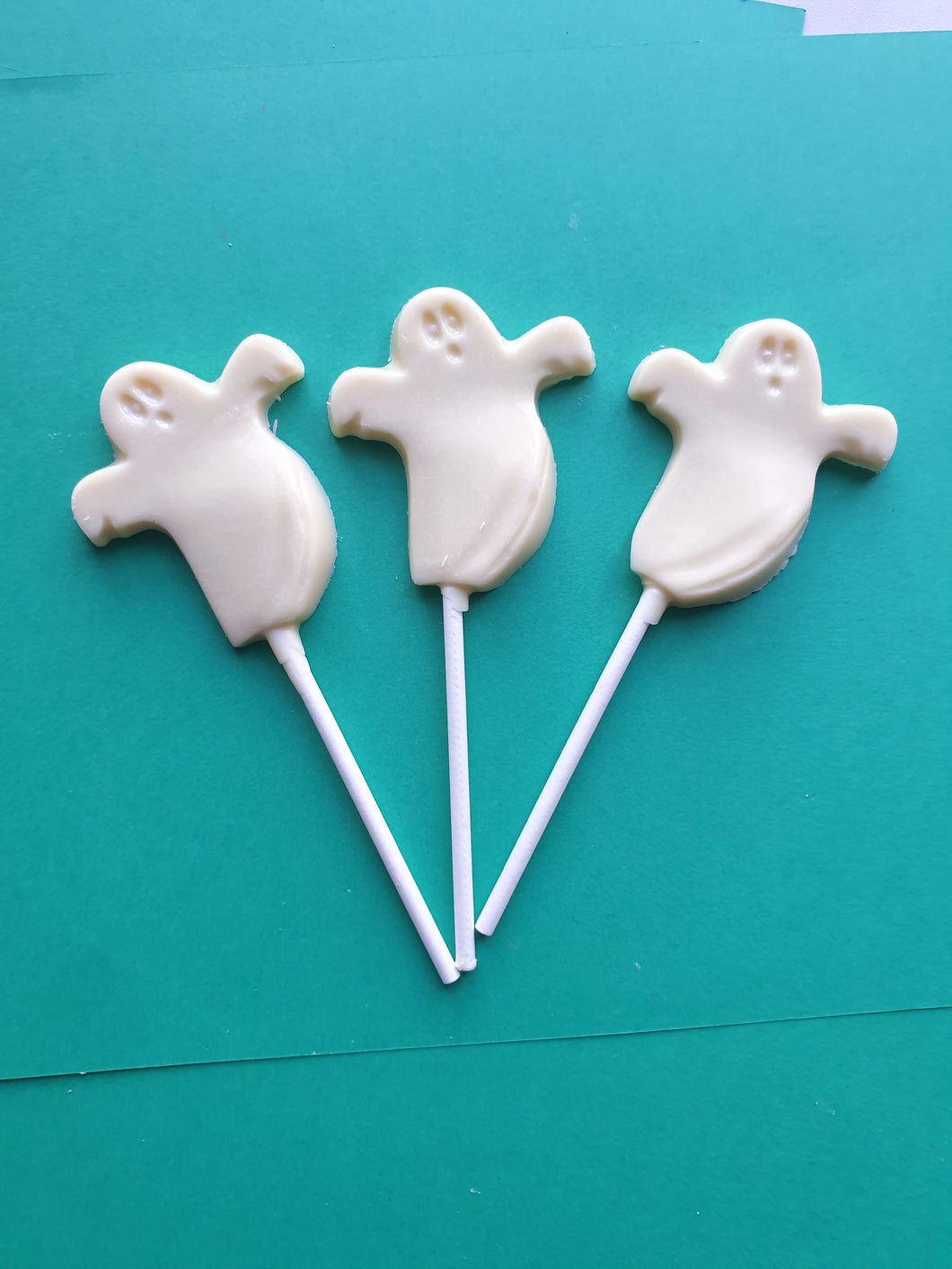 Set of 3 small ghost lollies